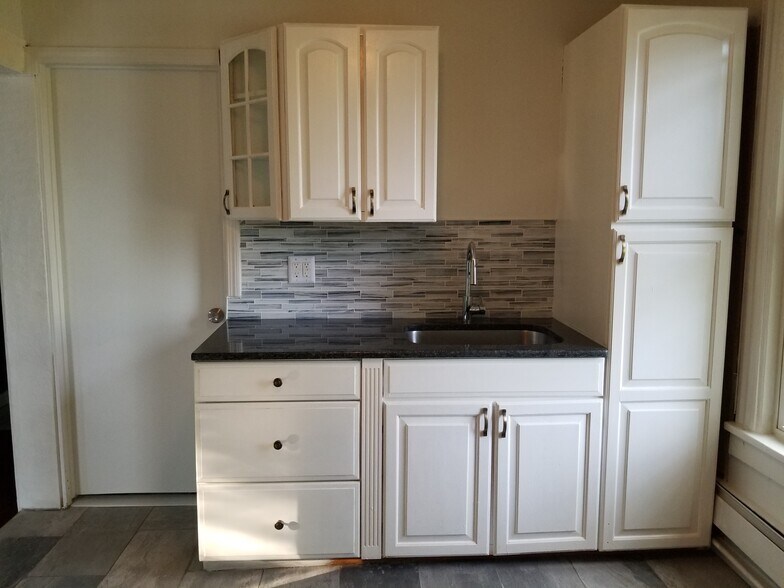 Building Photo - 30 Hobson Ave