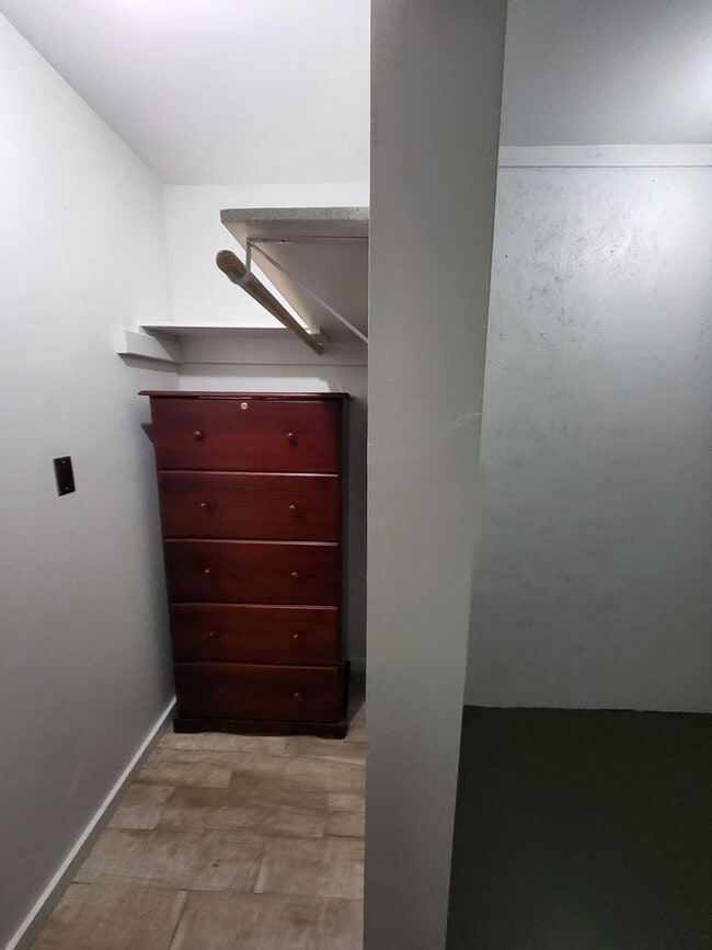 Building Photo - Garage Apartment