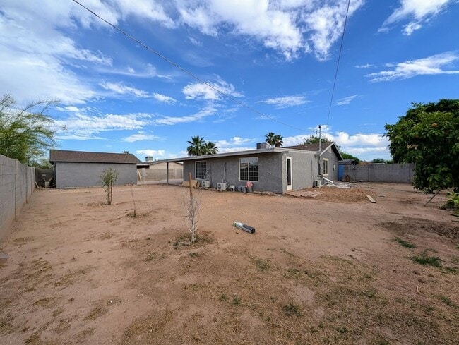 Building Photo - 13208 W Tuckey Ln