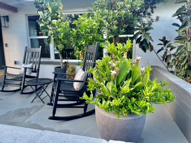 Building Photo - 1815 Barker Dr