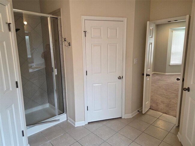 Building Photo - 2832 Coral Valley Dr