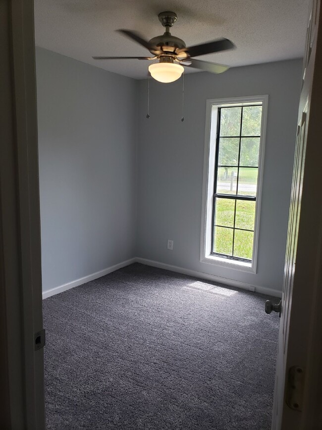Building Photo - House for Rent