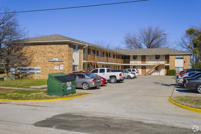 Primary Photo - 1000 W Prairie St