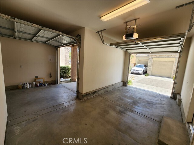 Building Photo - 155 W Via Rua Flores