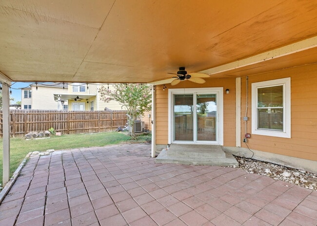 Building Photo - Incredible value with a **washer, dryer, r...