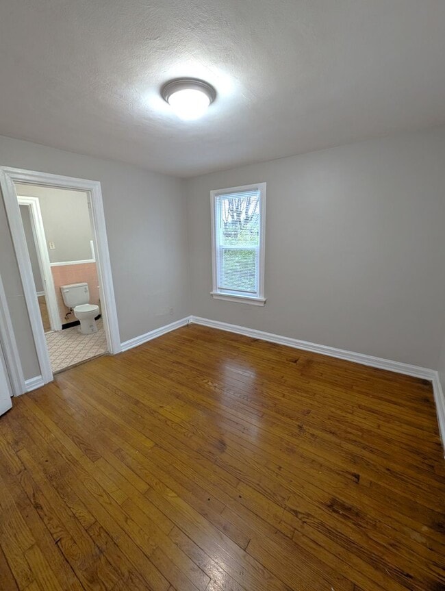 Building Photo - Single Family Charmer in Jennings - Sectio...