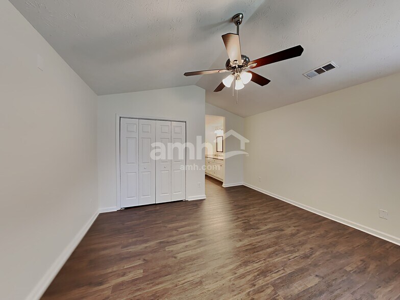 Building Photo - 621 Everlasting Way