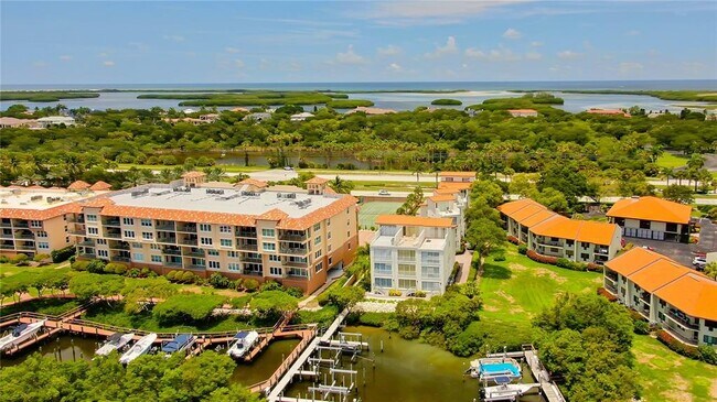 Building Photo - 1575 Pinellas Bayway S