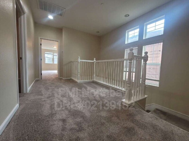 Building Photo - 119 Sunshine St