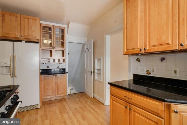 Building Photo - 6066 Wooten Dr