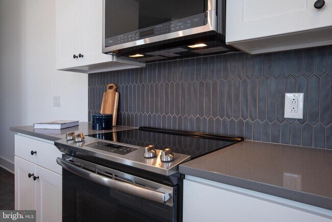 Building Photo - 2940 W Thompson St