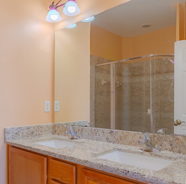 Building Photo - 304 Coral Beach Cir