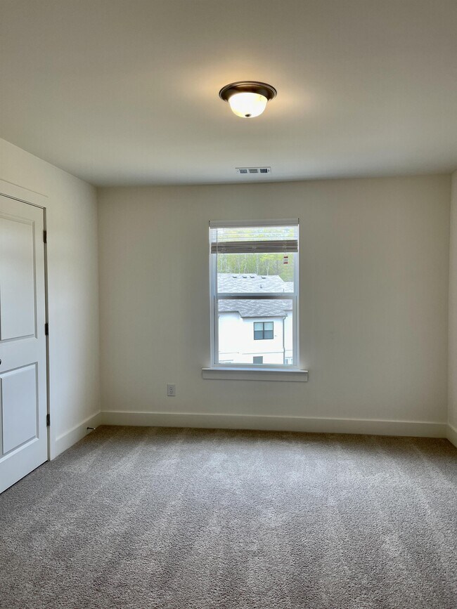 Building Photo - 123 Auburn Run Ln