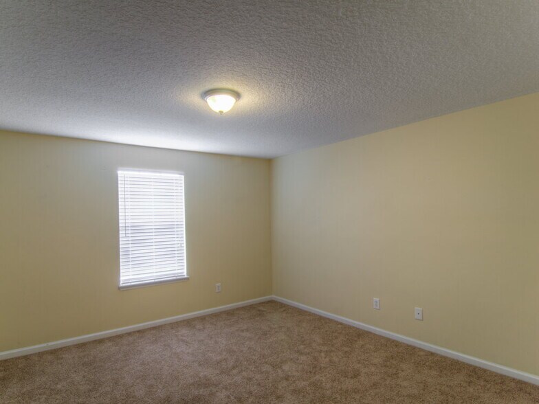 Building Photo - 2509 Victoria Point Dr