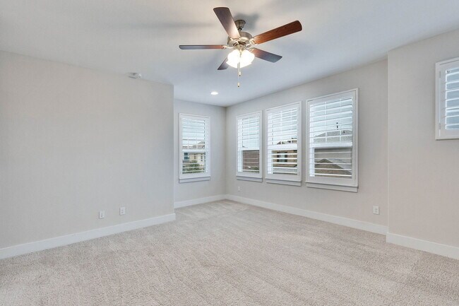 Building Photo - 156 Alexander