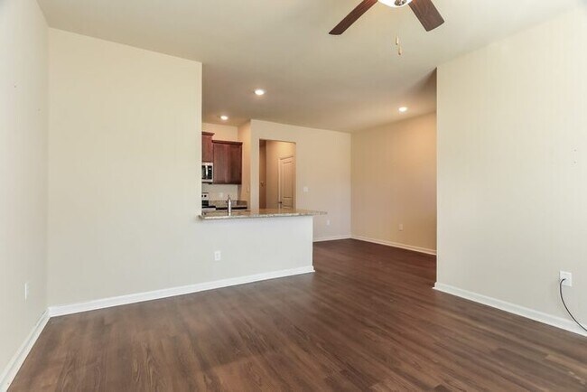 Building Photo - Hpme for rent in Pell City!