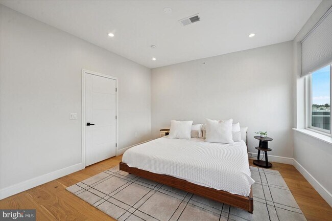 Building Photo - 331 Fountain St