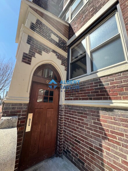 Primary Photo - 98 Hancock St