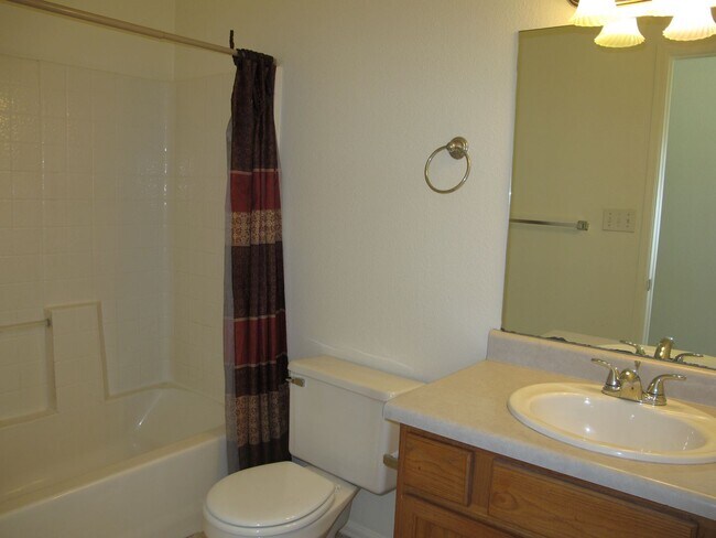 Building Photo - 2479 Wellington Ct