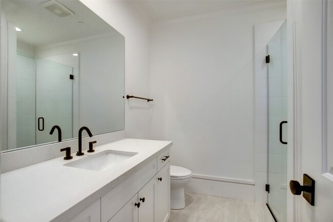 Building Photo - 21 Crain Sq Blvd