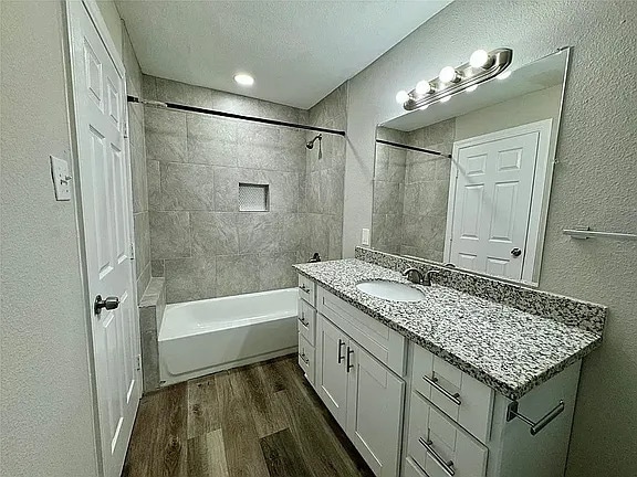 Master Bath - 4211 5th St