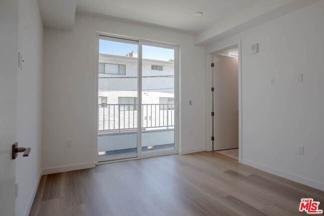 Building Photo - 4406 Fulton Ave
