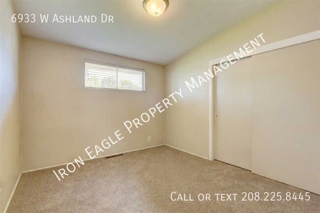 Building Photo - 6933 W Ashland Dr
