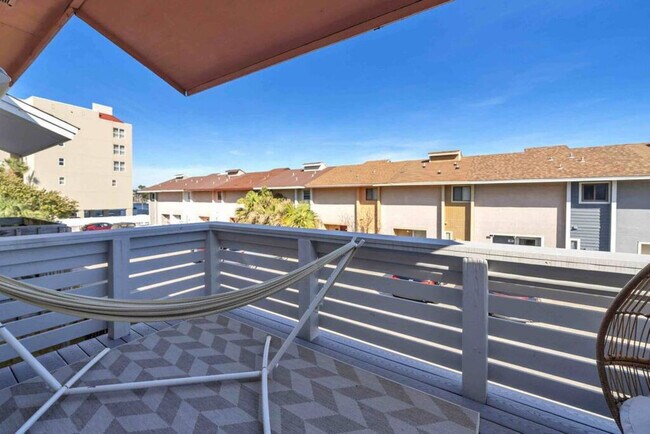 Building Photo - 317 Bream Ave