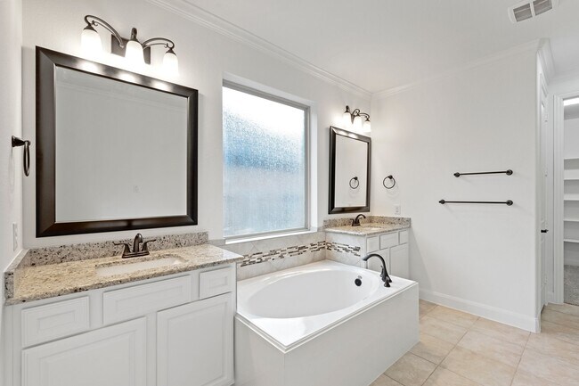 Building Photo - 3519 Satton Ranch Ln