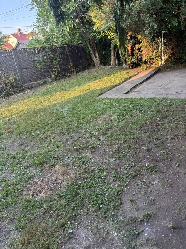 Building Photo - 12722 Birwood St