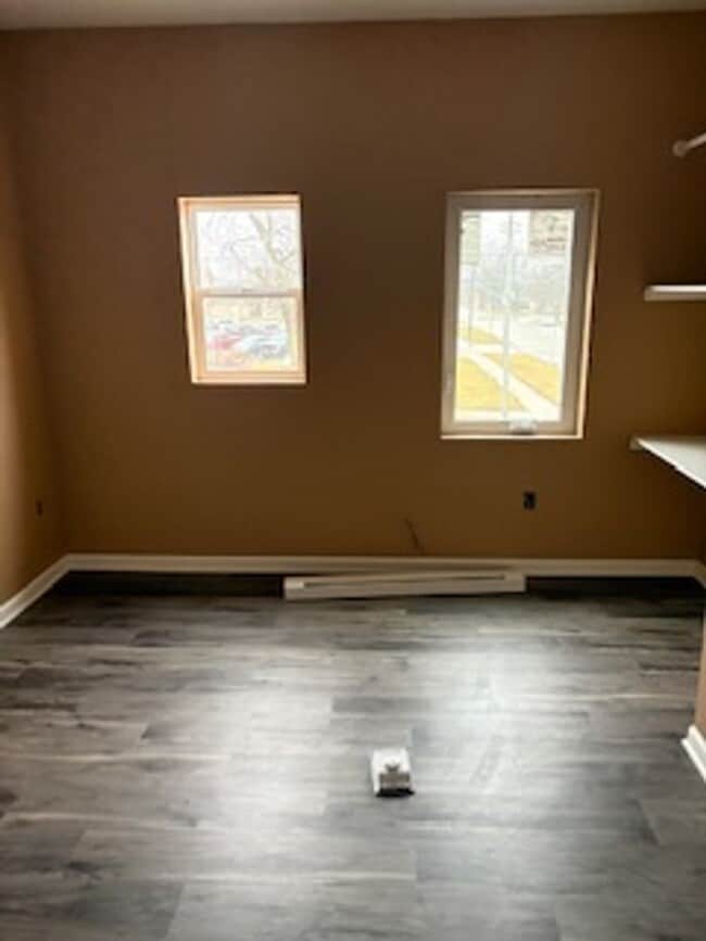 Building Photo - 303 Franklin St