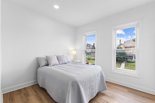 Building Photo - 1399 E Long St