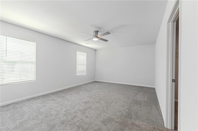 Building Photo - 545 King Vlg