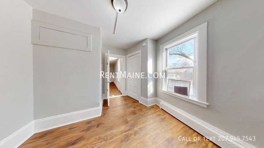 Building Photo - 22 Birch St