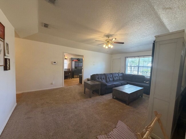Building Photo - 3BED/2BATH/1 CAR GARAGE: AVAILABLE JUNE 15TH IN LISD!!