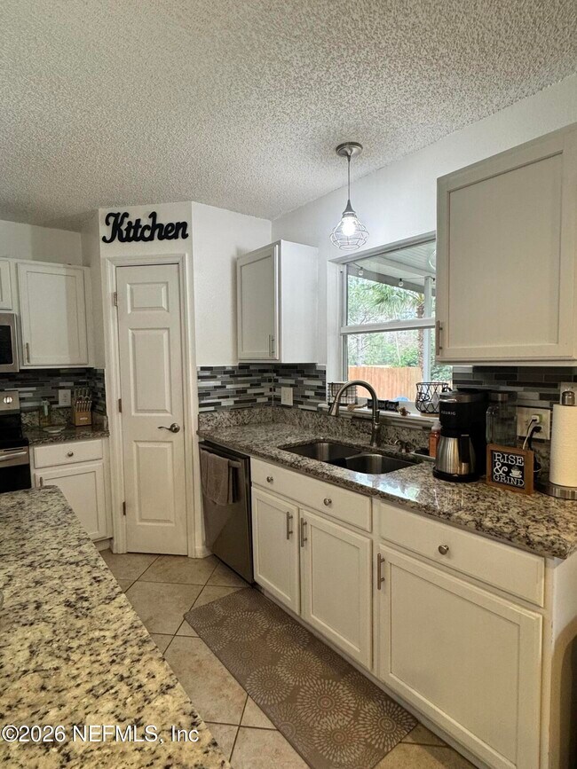 Building Photo - 12341 Glenn Hollow Dr