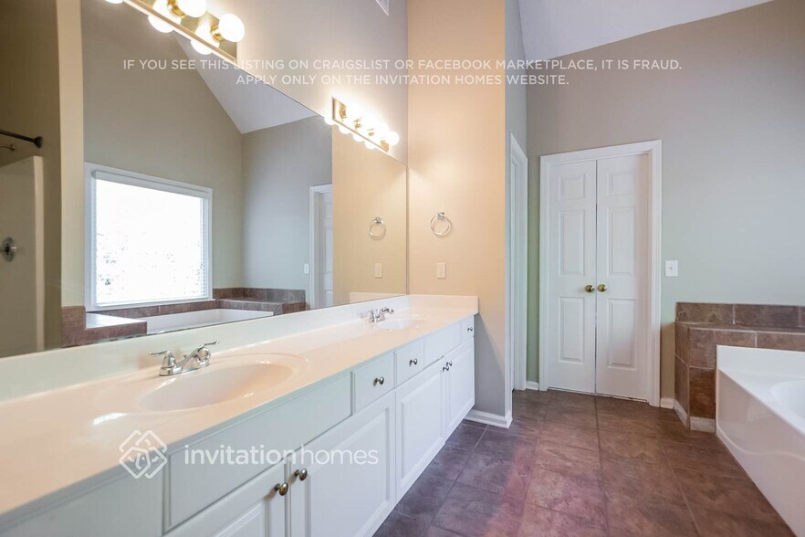 Building Photo - 361 Hunters Creek