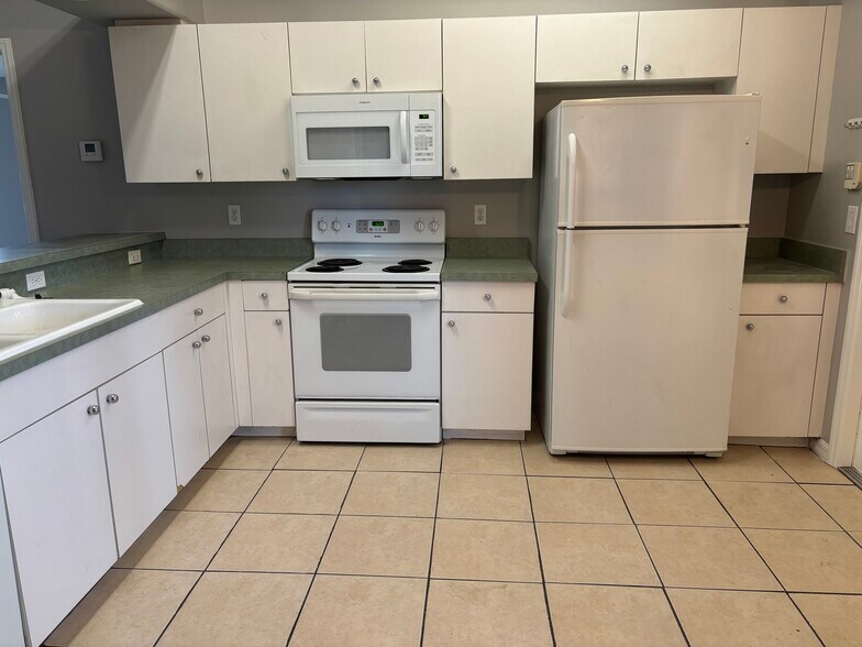 Building Photo - 4906 23rd St E