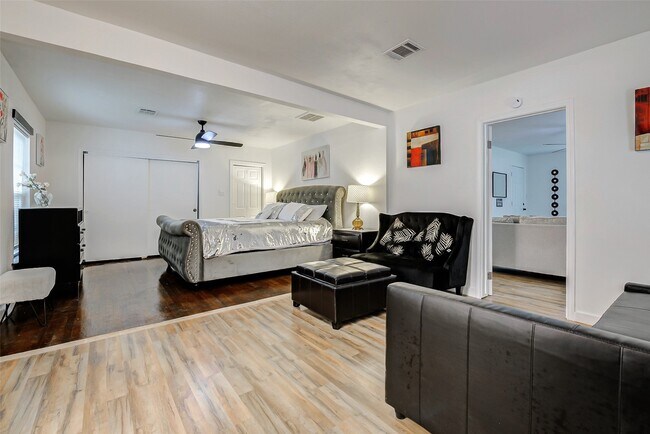 Building Photo - 706 Beaumont St