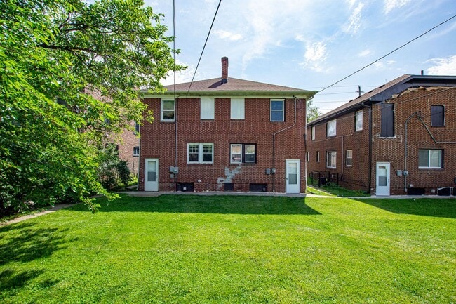 Building Photo - 110 N 38th St