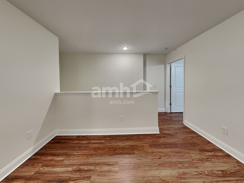 Building Photo - 6086 Little Blf Cir