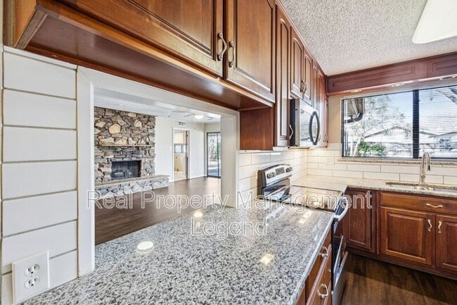 Building Photo - 2017 Durham St