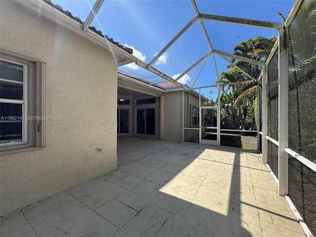 Building Photo - 4273 Fox Ridge Dr