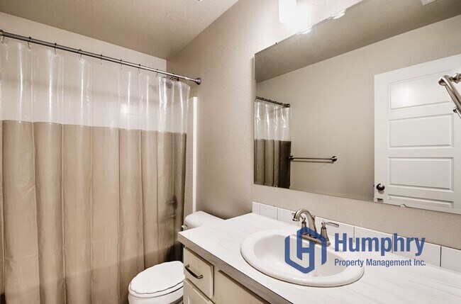 Building Photo - Beautiful home in South East Boise