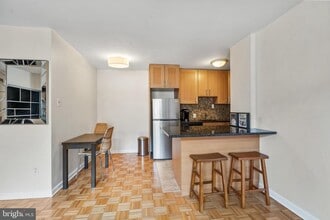 Building Photo - 950 25th St NW