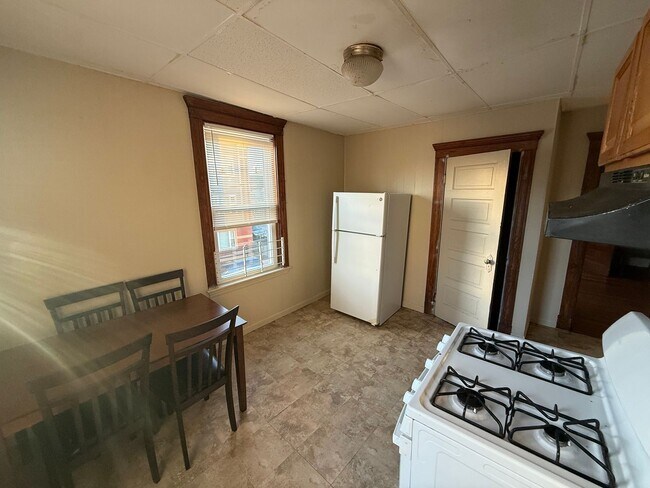 Building Photo - 139 Franklin St