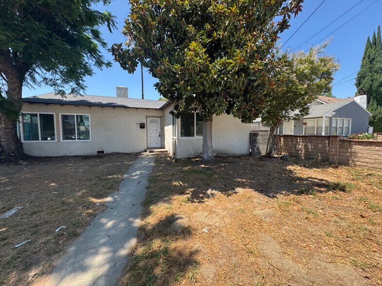 Building Photo - 775 S San Antonio Ave
