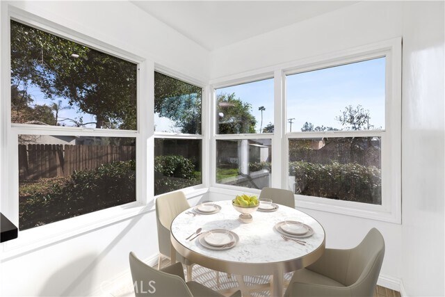 Building Photo - 634 W Mendocino St
