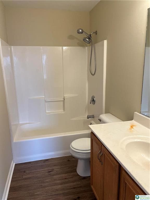 Building Photo - 338 S Oak St