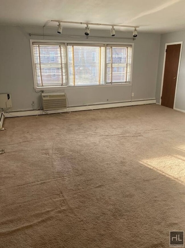 LEFFERTS BOULEVARD 10927 Lefferts Blvd Queens NY 11420 Apartment